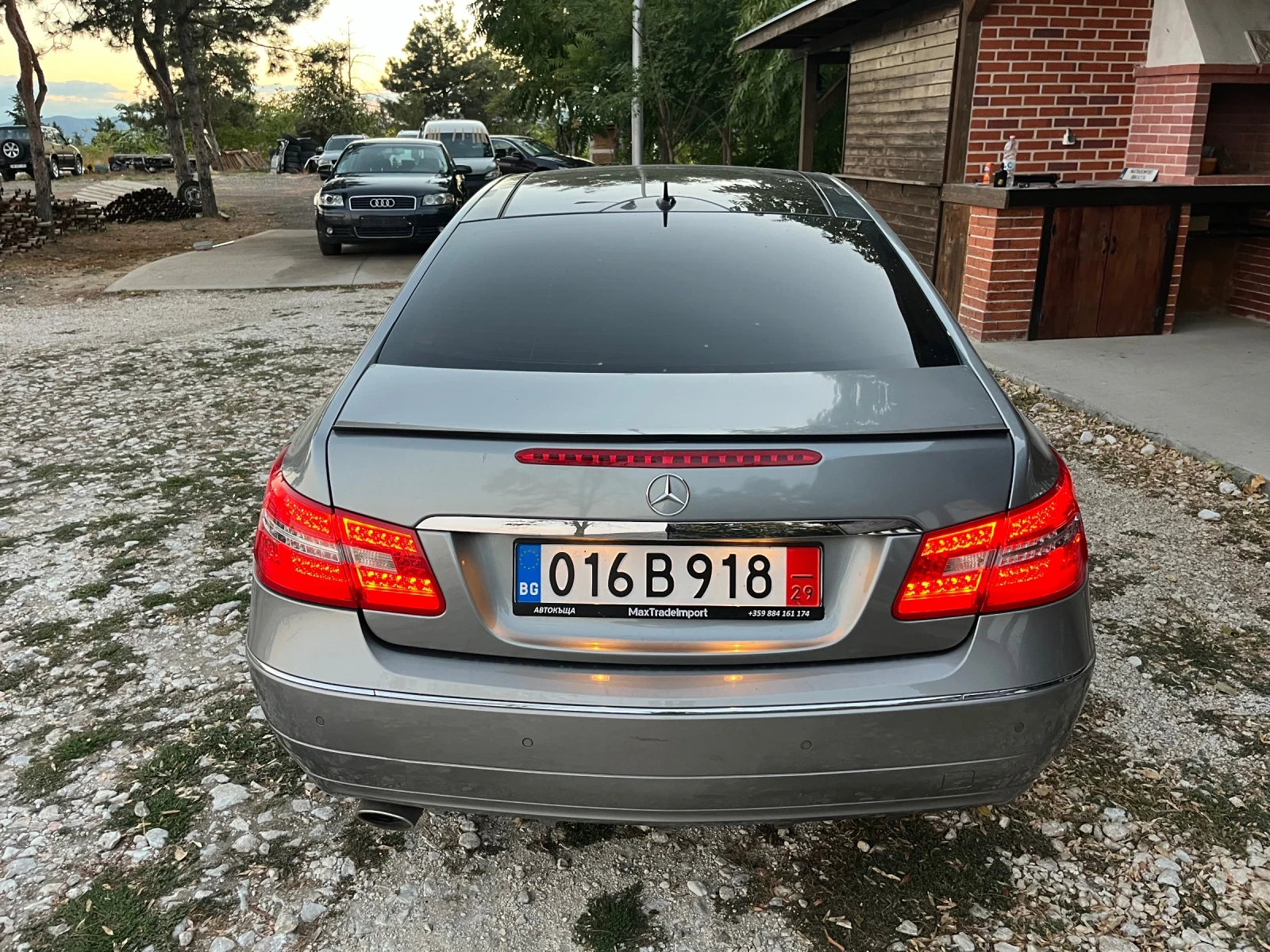 Mercedes-Benz E 220, снимка 5 - Автомобили и джипове - 56251397
