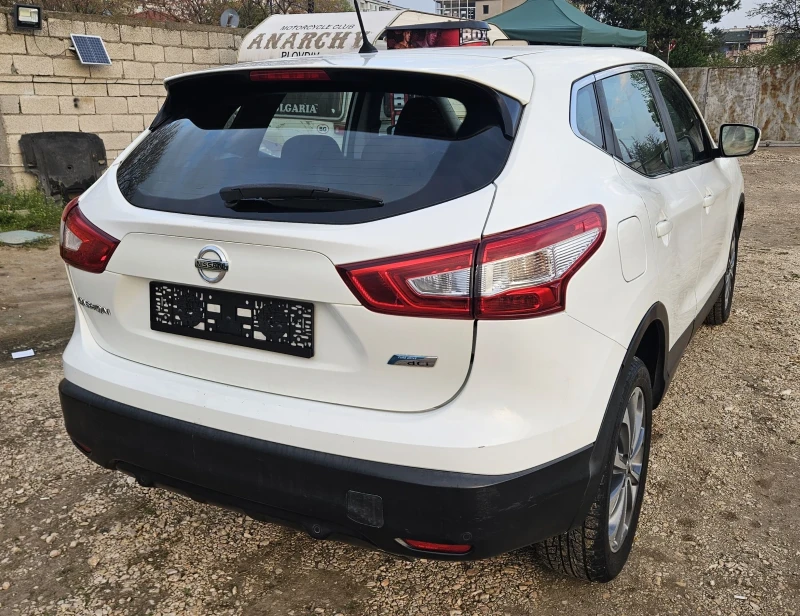 Nissan Qashqai 1.5 DCI, снимка 4 - Автомобили и джипове - 51916128