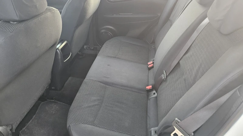 Nissan Qashqai 1.5 DCI, снимка 8 - Автомобили и джипове - 51916128