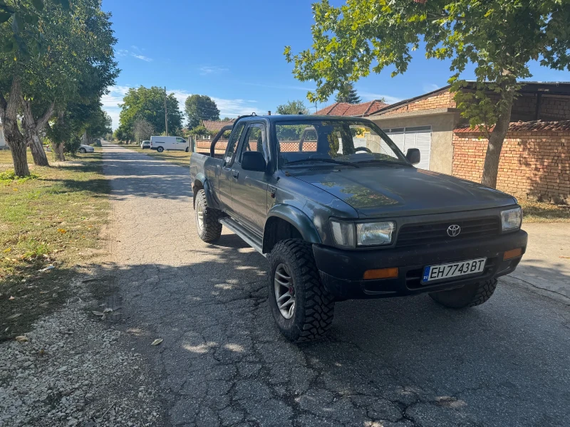 Toyota Hilux 2.4 D