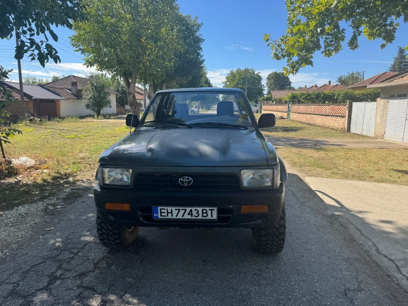 Toyota Hilux 2.4 D, снимка 2 - Автомобили и джипове - 51971617