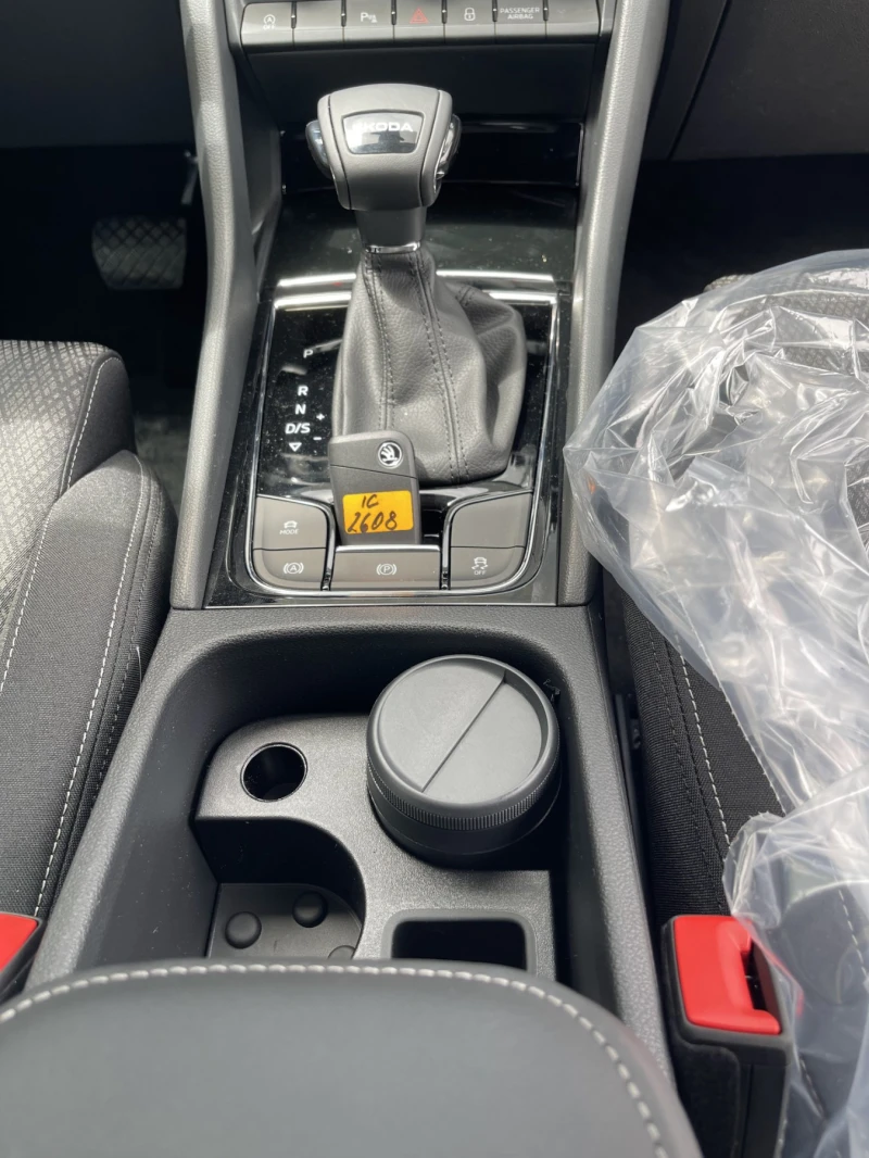 Skoda Karoq 1.5 TSI, снимка 5 - Автомобили и джипове - 53191154
