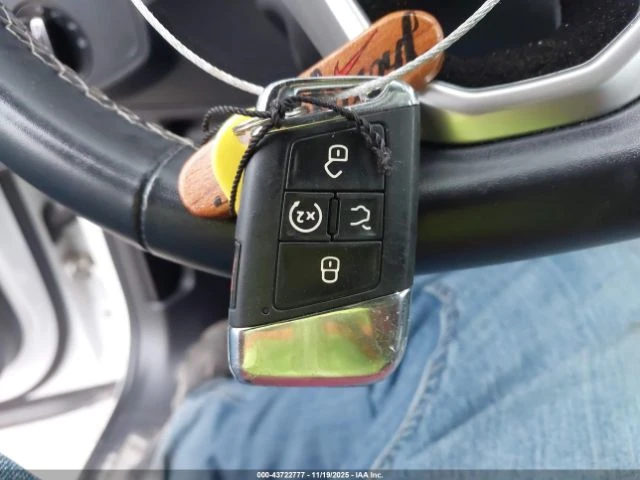 VW Atlas 3.6L V6 SE W/TECHNOLOGY, снимка 10 - Автомобили и джипове - 53570350