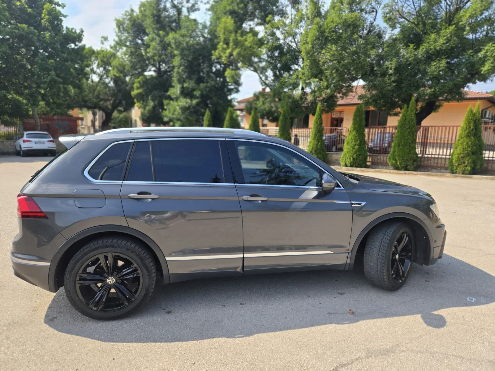VW Tiguan R-Line 4-motion DSG - изображение 4