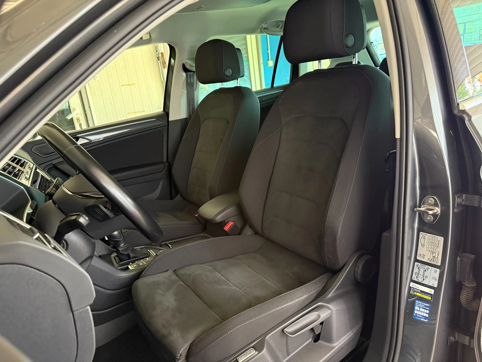 VW Tiguan 2.0TDI* 4x4* СЕРВИЗНА КНИЖКА С ПЪЛНА ИСТОРИЯ В VW - изображение 8