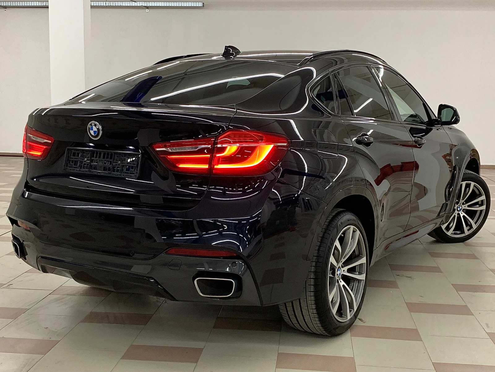 BMW X6 40d M-Pack #VAKUM#OBDUH#ALCANTAR#Cam360#DISTR#HUD# - изображение 2