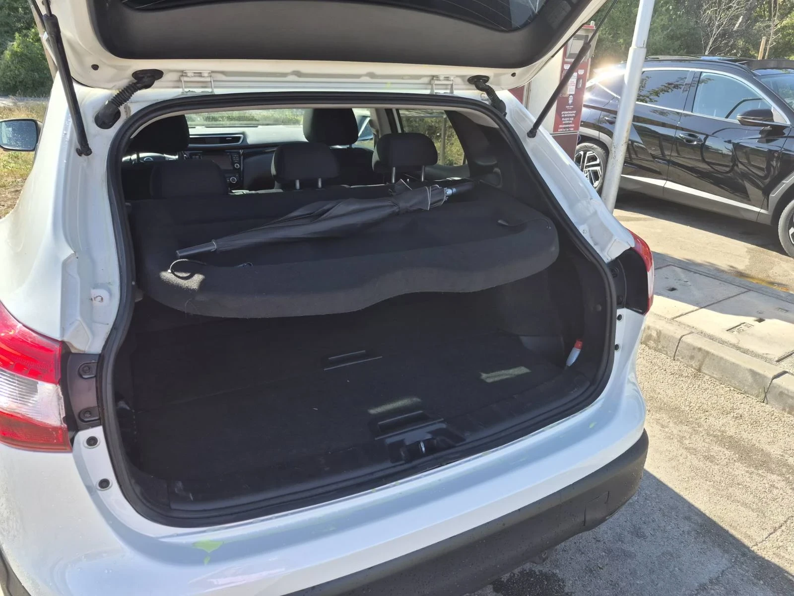 Nissan Qashqai, снимка 9 - Автомобили и джипове - 55951944