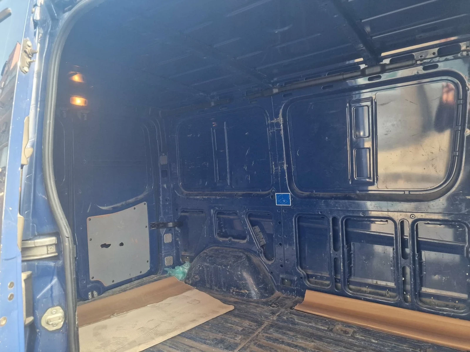 VW Crafter Товарен, снимка 10 - Бусове и автобуси - 55961551