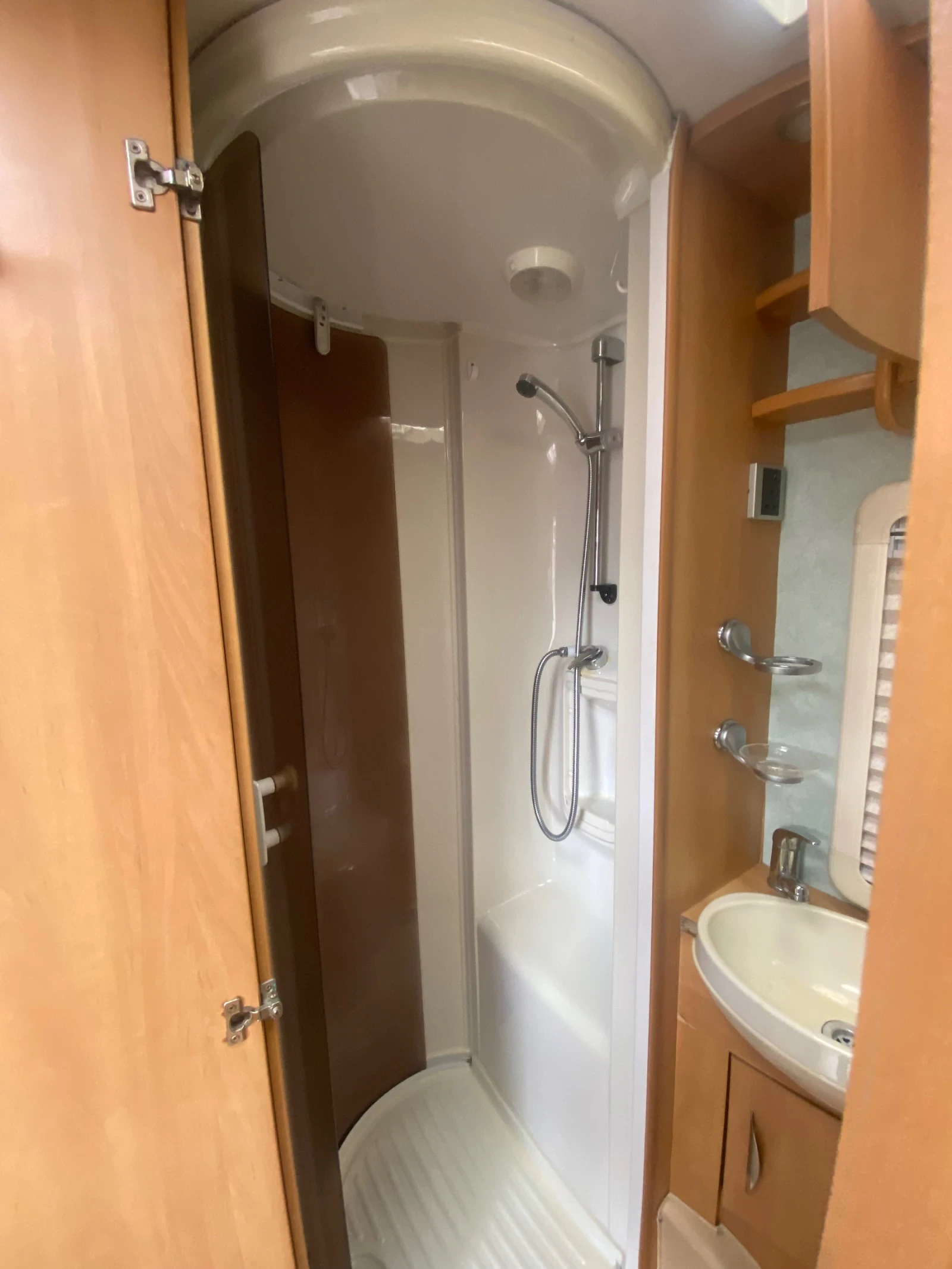 Каравана Swift Lux 650 - изображение 6