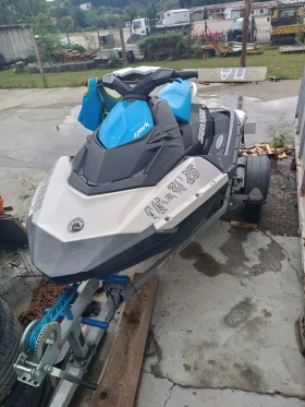 Джет Bombardier Sea Doo Spark , снимка 8 - Воден транспорт - 49442417