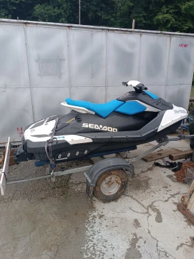 Джет Bombardier Sea Doo Spark , снимка 1 - Воден транспорт - 49442417