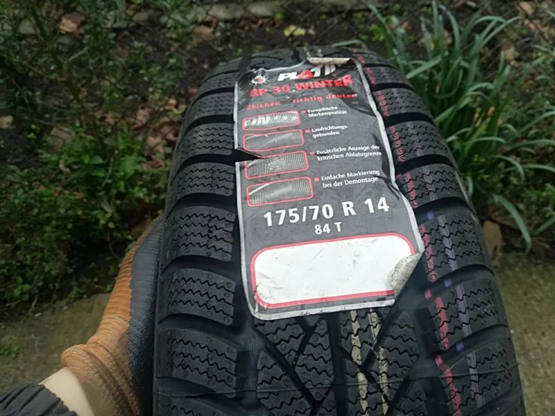 Гуми Зимни 175/70R14, снимка 1 - Гуми и джанти - 23634618