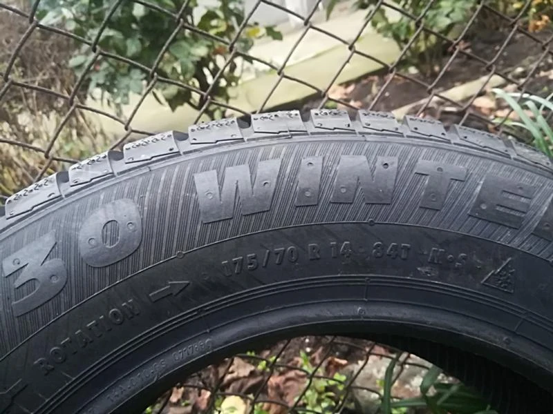 Гуми Зимни 175/70R14, снимка 4 - Гуми и джанти - 23634618