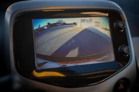 Toyota Aygo | Бензин | Камера | Обслужена | Икономична, снимка 11