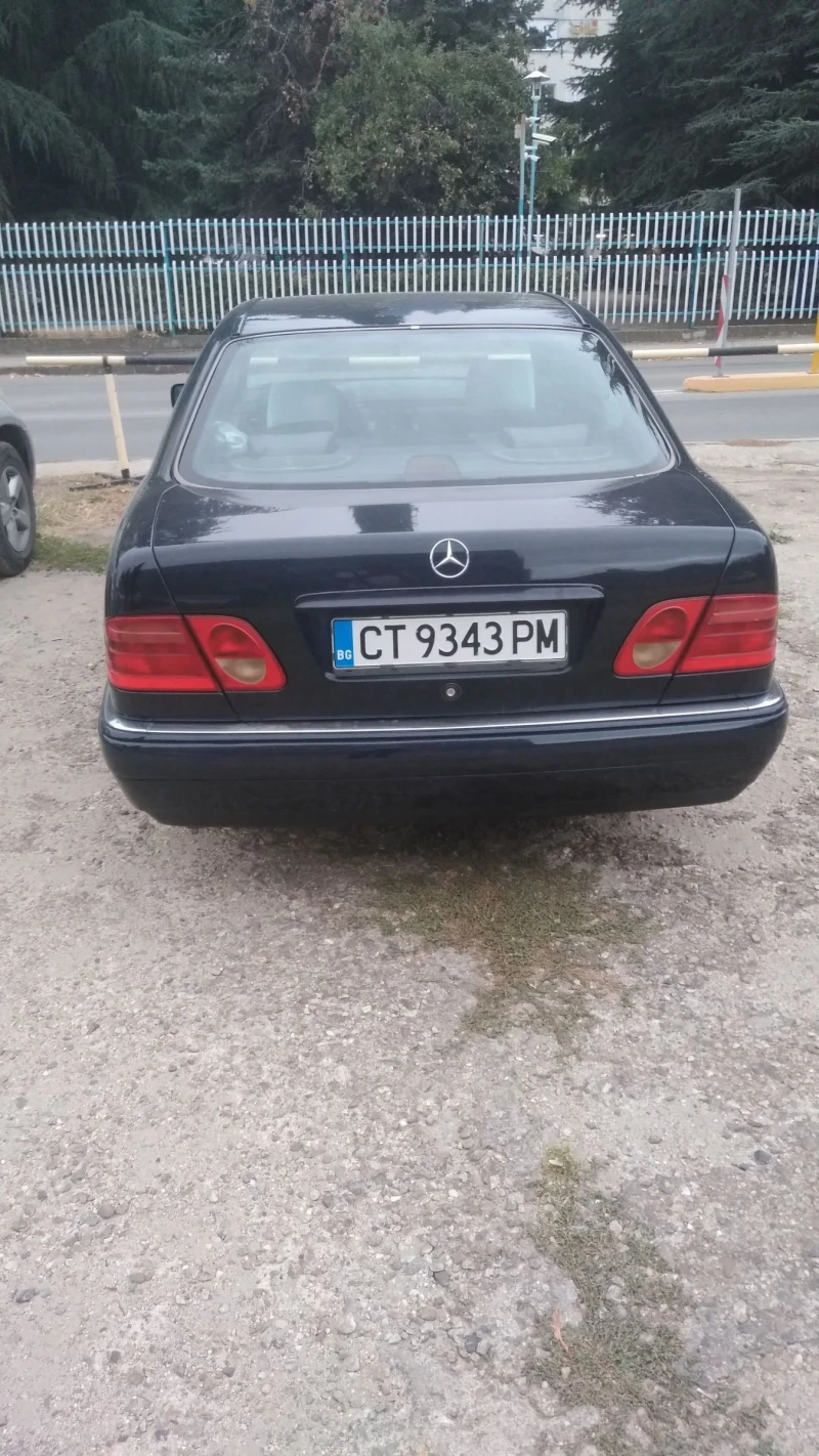 Mercedes-Benz E 250 Elegans, снимка 1 - Автомобили и джипове - 47255211