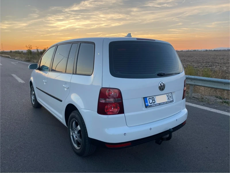 VW Touran 1.9tdi 105к.с., снимка 5 - Автомобили и джипове - 47926635