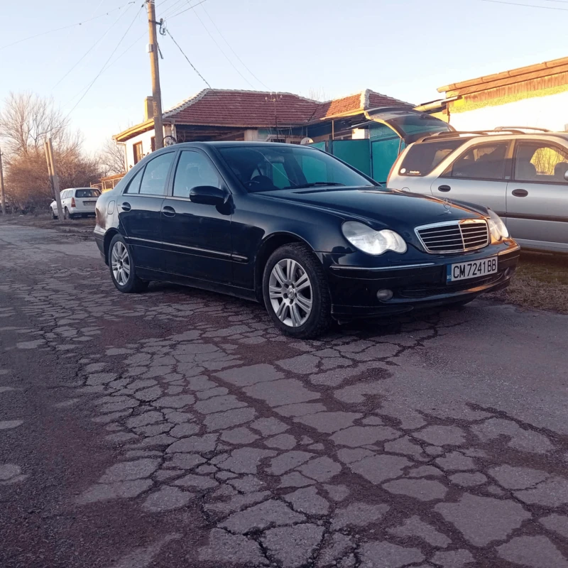 Mercedes-Benz C 240, снимка 2 - Автомобили и джипове - 48524301