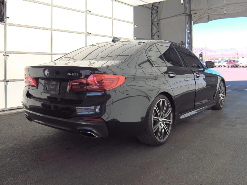 BMW 540 I (M-Pack) Shadowline* Harman/Kardon* Head-Up* , снимка 5 - Автомобили и джипове - 49224561