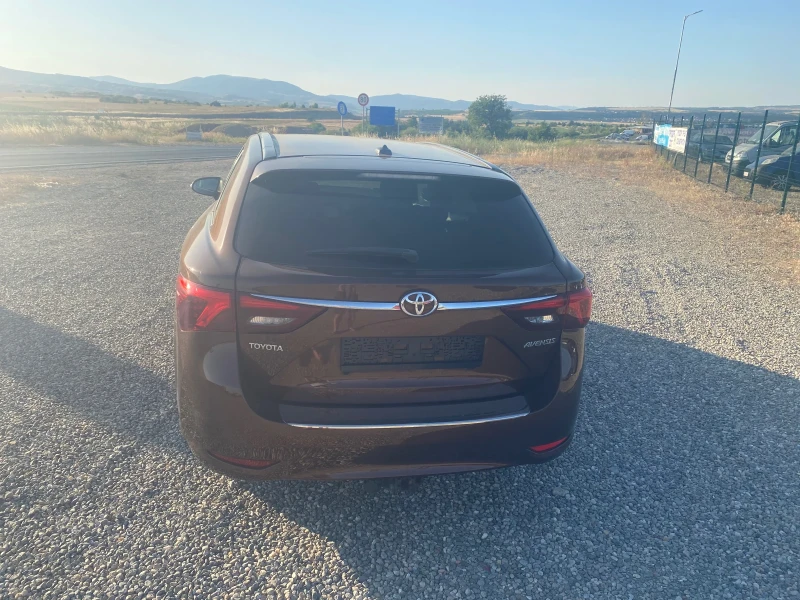 Toyota Avensis 2.0 D, снимка 5 - Автомобили и джипове - 51063074