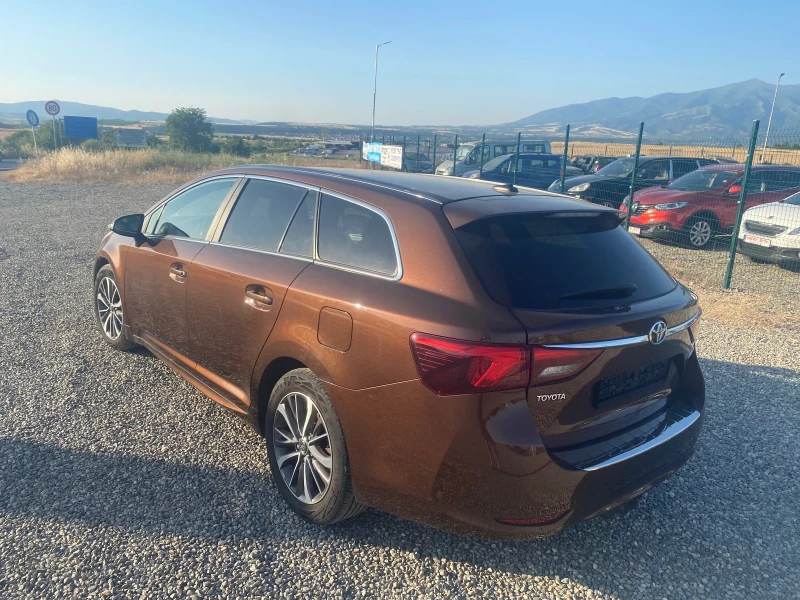 Toyota Avensis 2.0 D, снимка 4 - Автомобили и джипове - 51063074