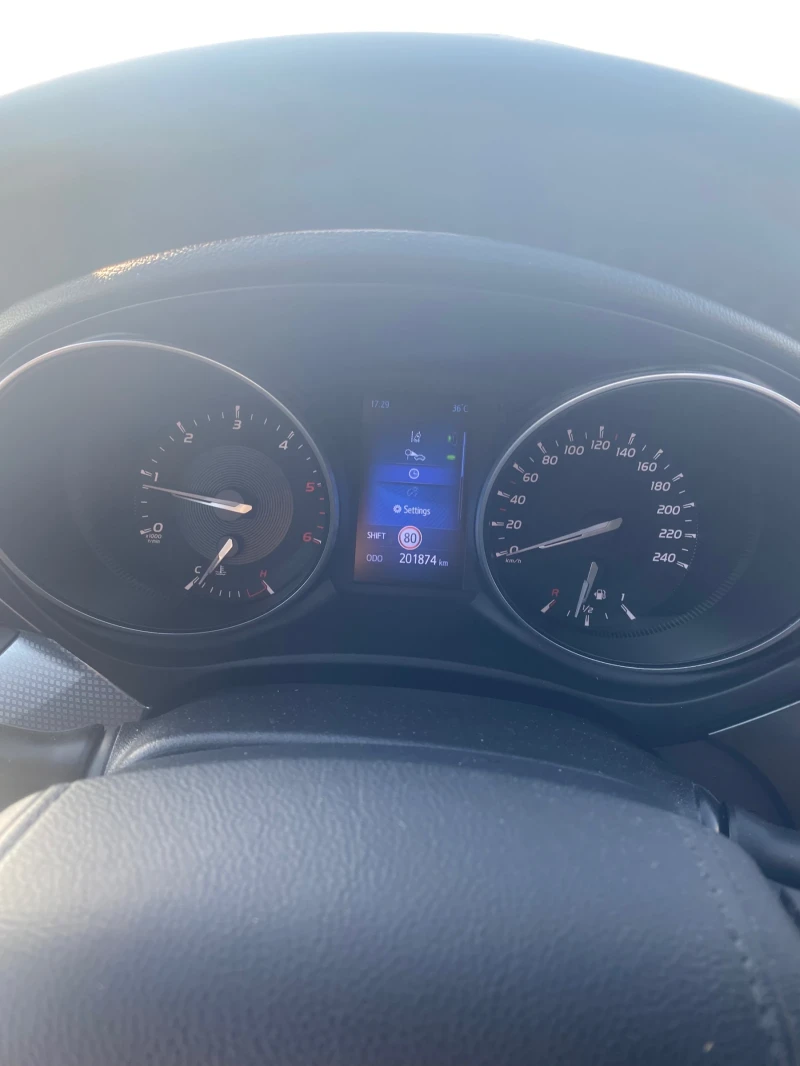 Toyota Avensis 2.0 D, снимка 8 - Автомобили и джипове - 51063074