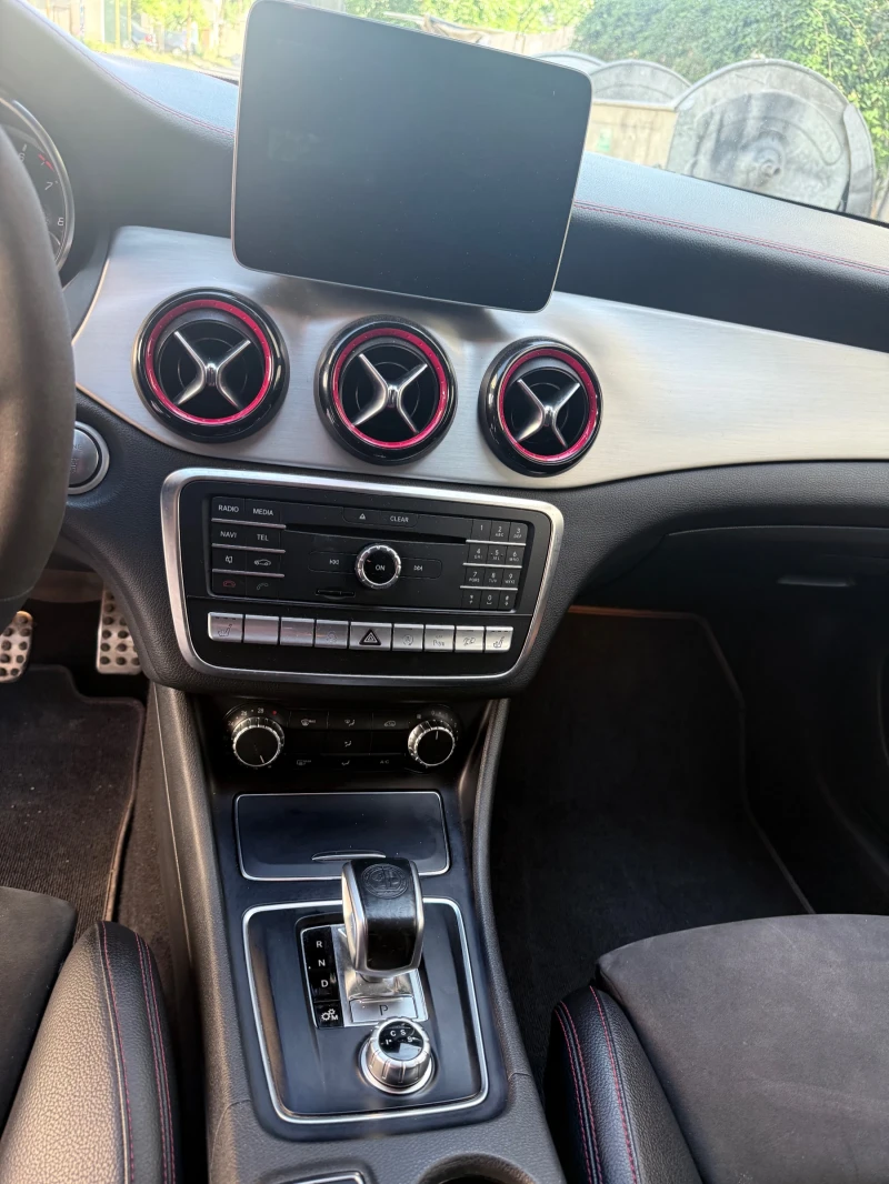 Mercedes-Benz CLA 45 AMG FACELIFT/PANORAMA/ГЕНЕРАЦИЯ, снимка 13 - Автомобили и джипове - 51148343