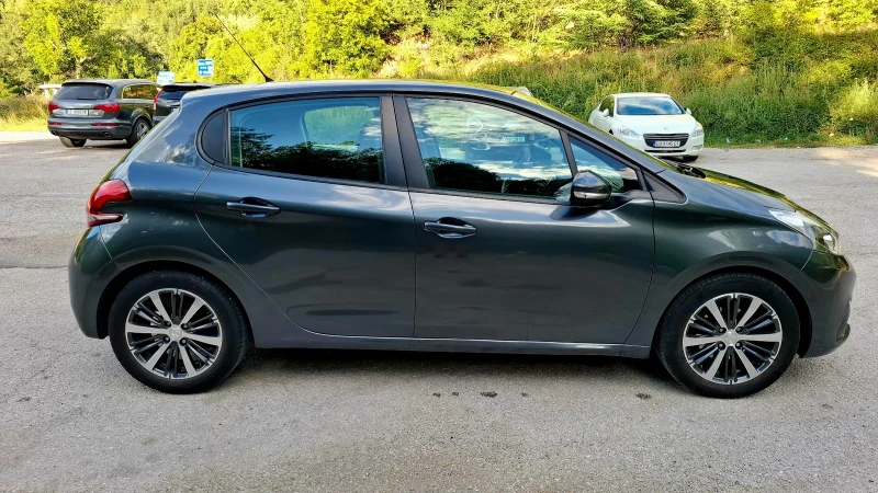 Peugeot 208, снимка 3 - Автомобили и джипове - 52181513