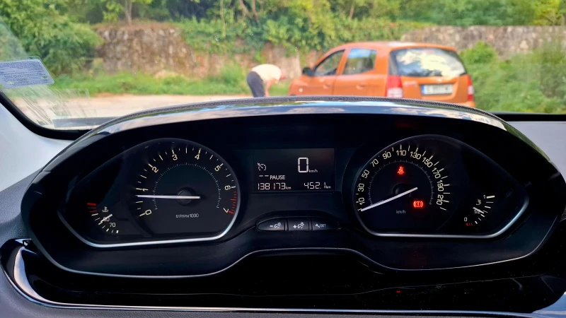 Peugeot 208, снимка 7 - Автомобили и джипове - 52181513