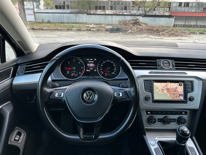 VW Passat 1.6TDI, снимка 15 - Автомобили и джипове - 52729755
