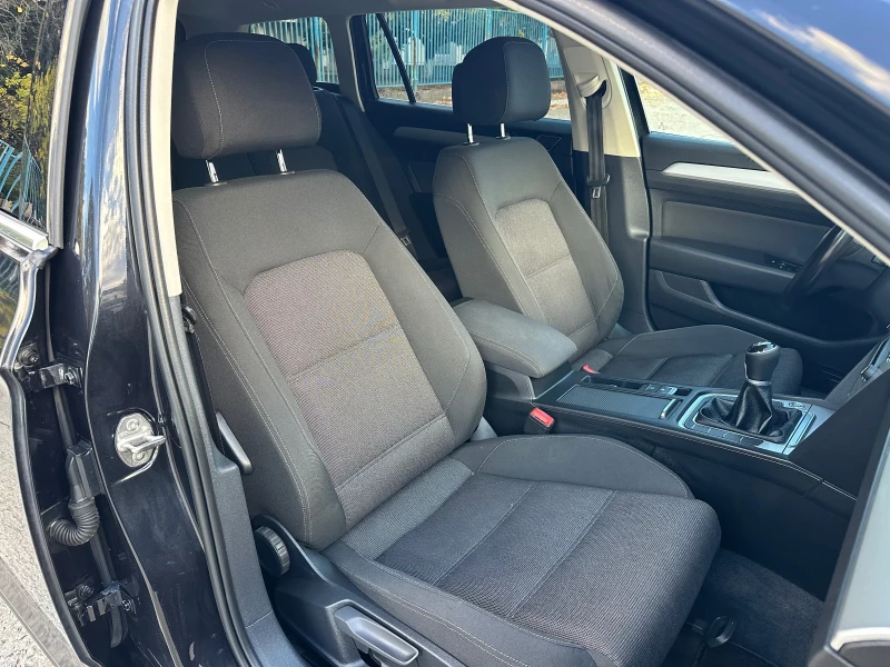 VW Passat 1.6TDI, снимка 12 - Автомобили и джипове - 52729755