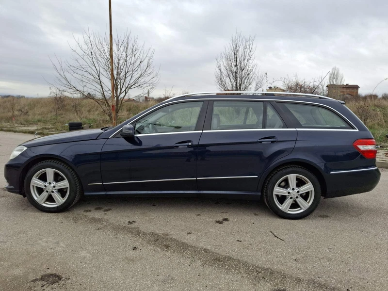 Mercedes-Benz E 220 NAVI Панорама Подгреви Автопилот Обслужен, снимка 4 - Автомобили и джипове - 52594235