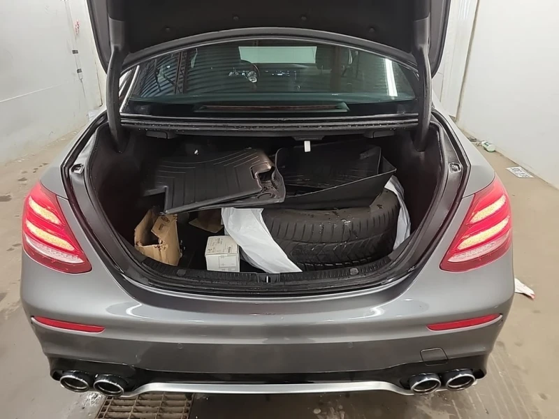 Mercedes-Benz E 53 AMG  * CARFAX * БЕЗ ПЪРВОНАЧАЛНА ВНОСКА, снимка 17 - Автомобили и джипове - 52998786