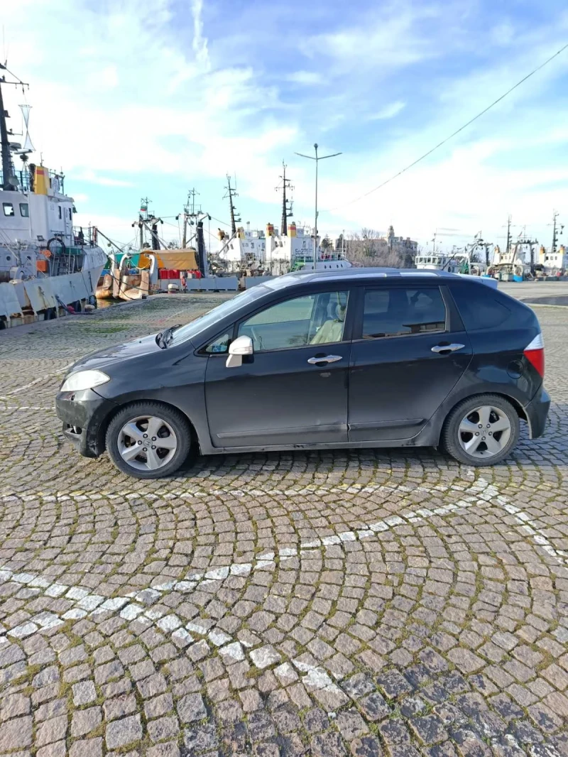 Honda Fr-v, снимка 3 - Автомобили и джипове - 53596241