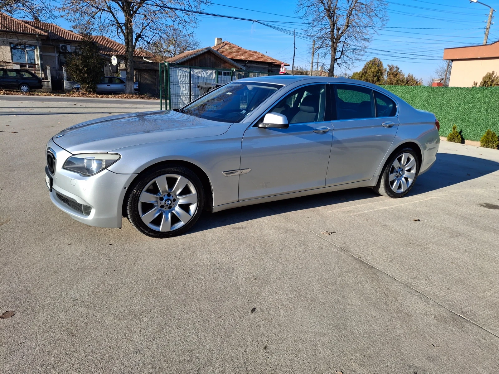 BMW 750 V8 450к.с - изображение 8