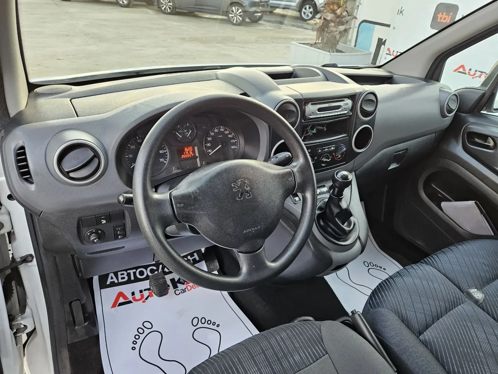 Peugeot Partner 1.6HDI-90кс= КЛИМАТИК= ПАРКТРОНИК - изображение 8