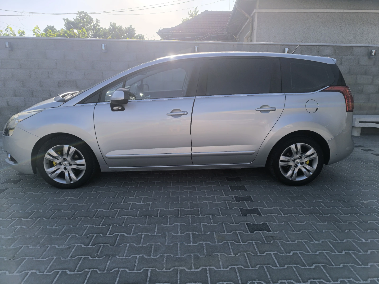 Peugeot 5008  - изображение 2