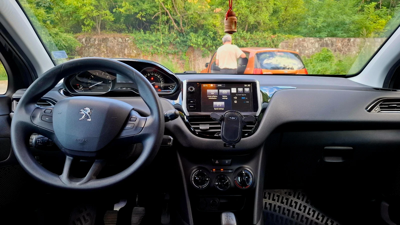 Peugeot 208  - изображение 6