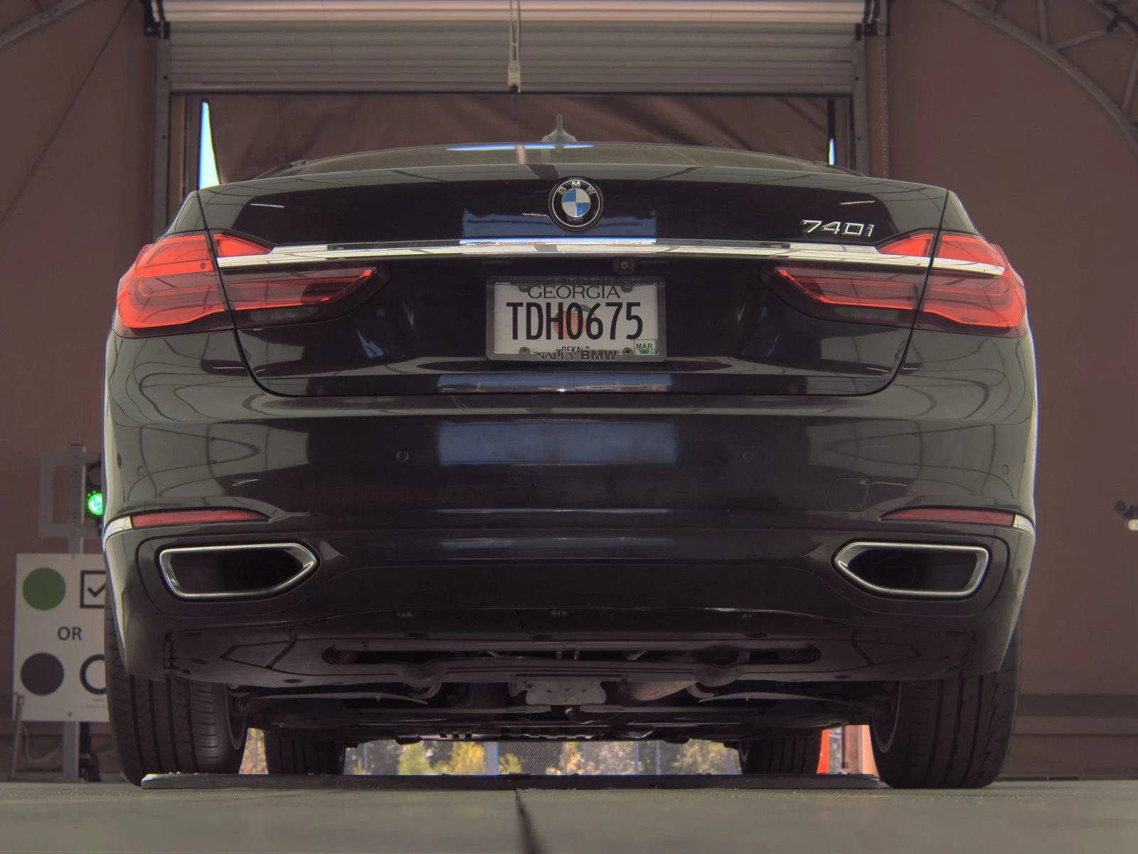 BMW 740 ДИГИТАЛНО* ТАБЛО* ПОДГРЕВ* КАМЕРА* КЕЙЛЕС* LANE* A - изображение 6