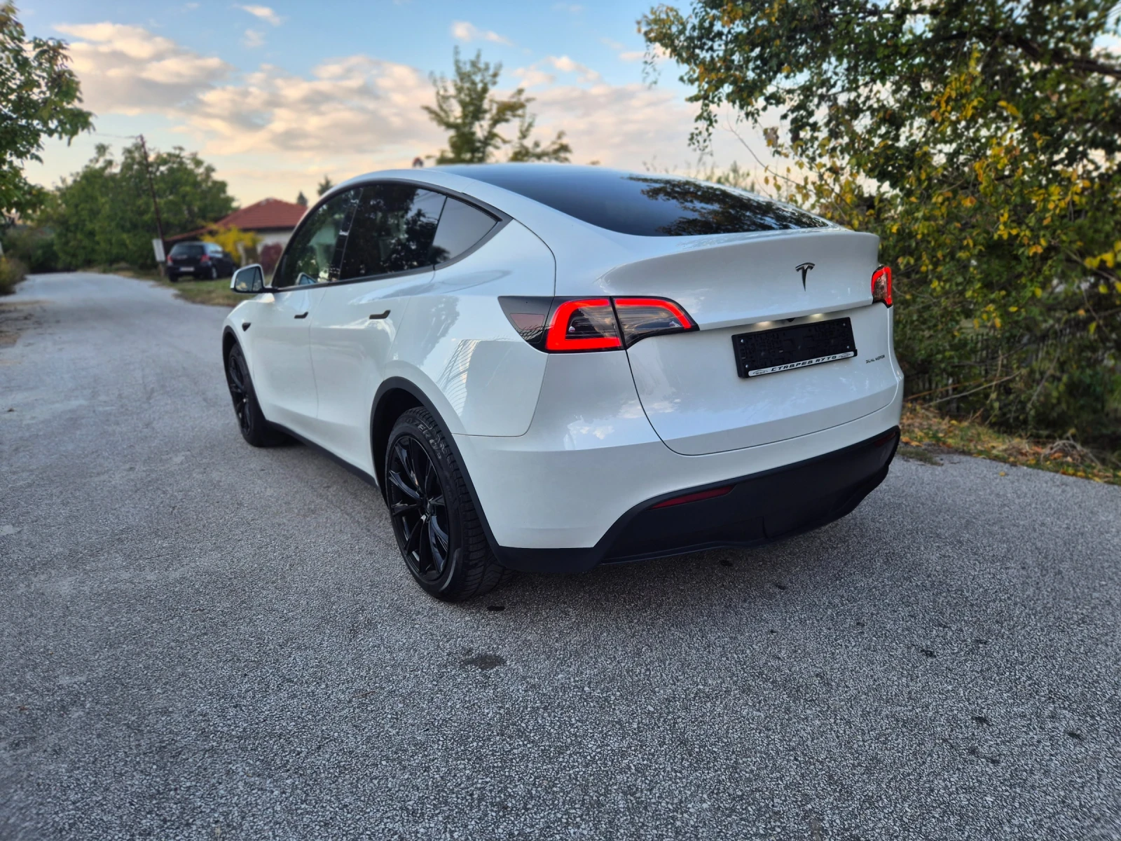 Tesla Model Y 23г/Long Range/Dual Motor  - изображение 5