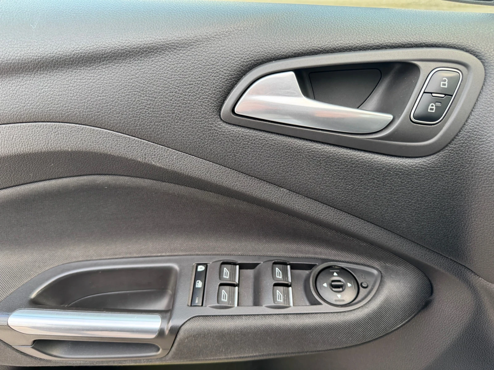 Ford C-max 1.5 TDCI 120 �.� | Mobile.bg � ����������� 15