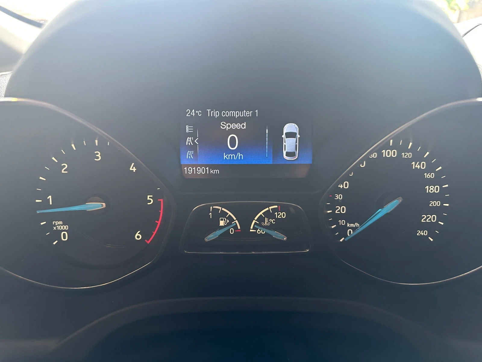 Ford Grand C-Max 1.5 TDCI 120 к.с, снимка 14 - Автомобили и джипове - 53127116
