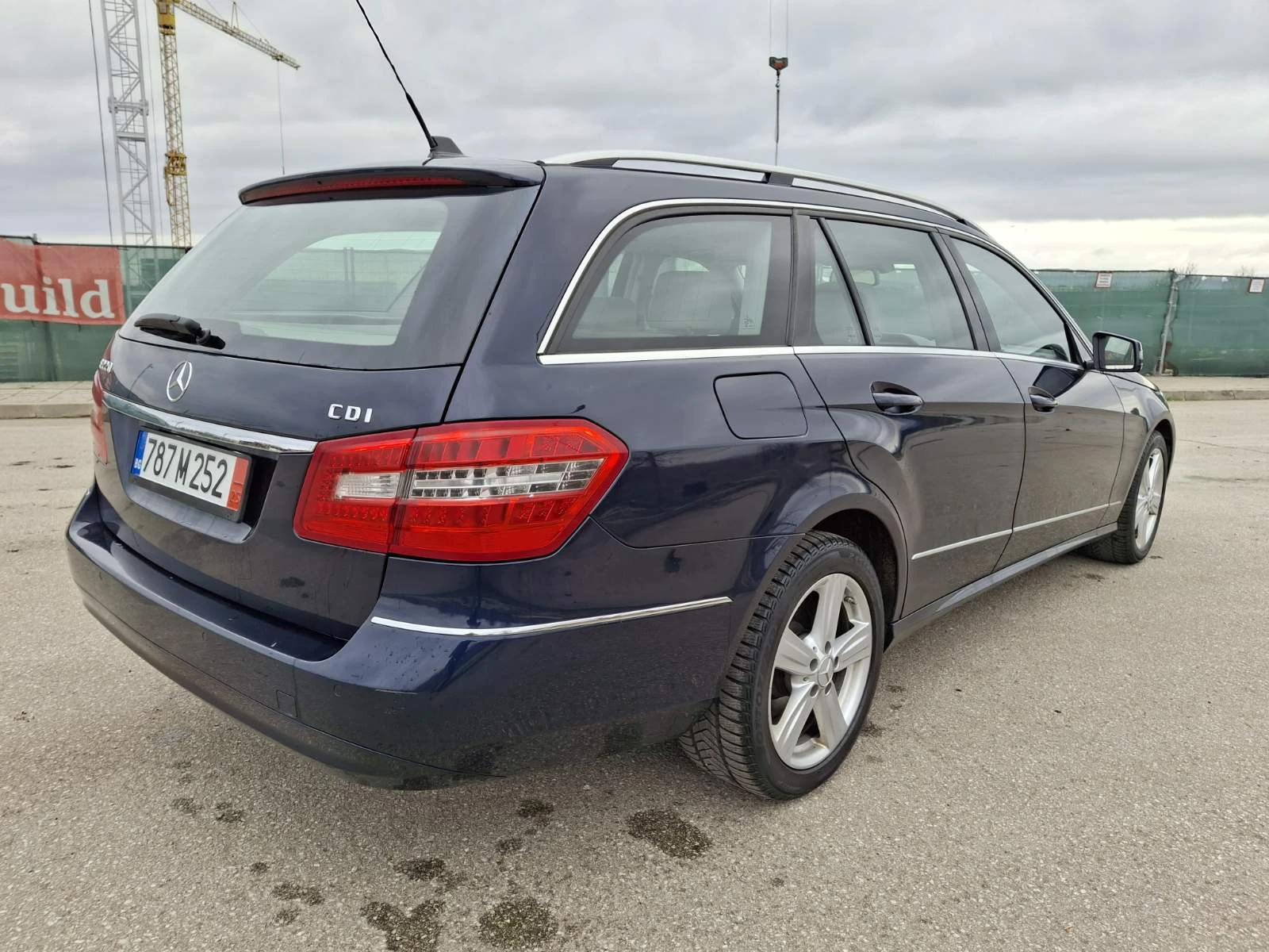 Mercedes-Benz E 220 NAVI Панорама Подгреви Автопилот Обслужен - изображение 7