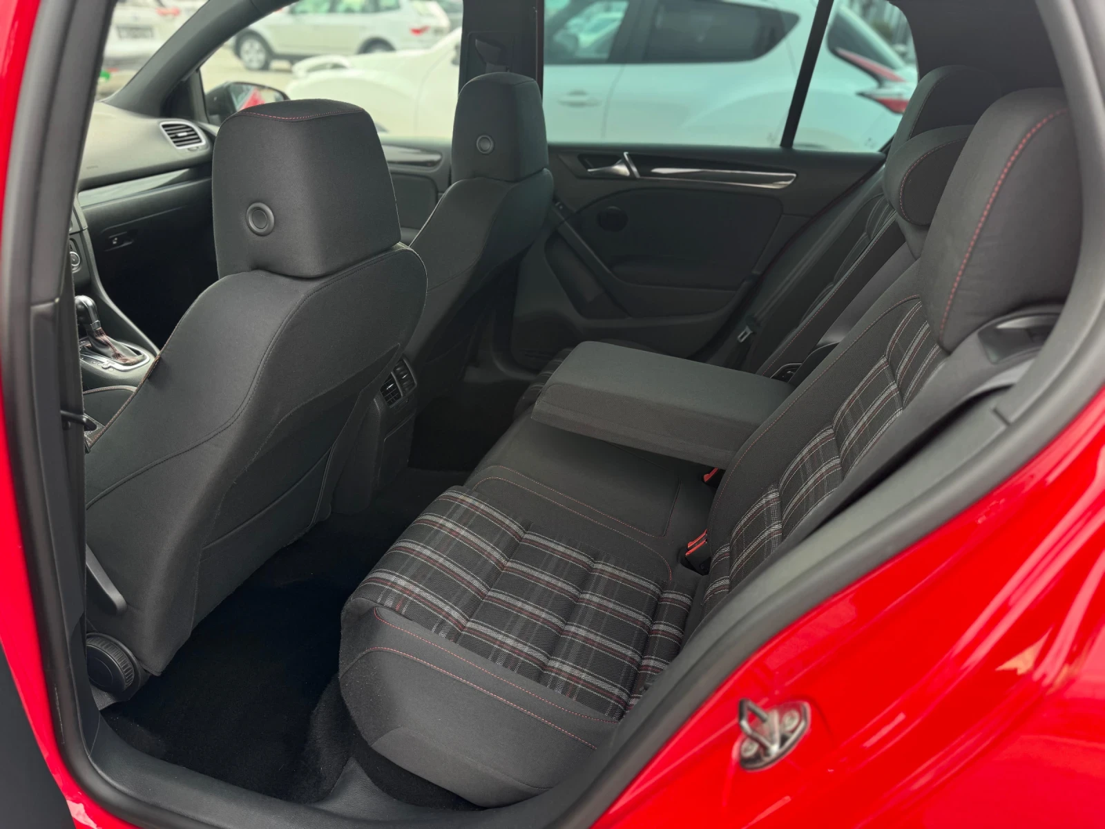 VW Golf 2.0tfsi GTI - изображение 9