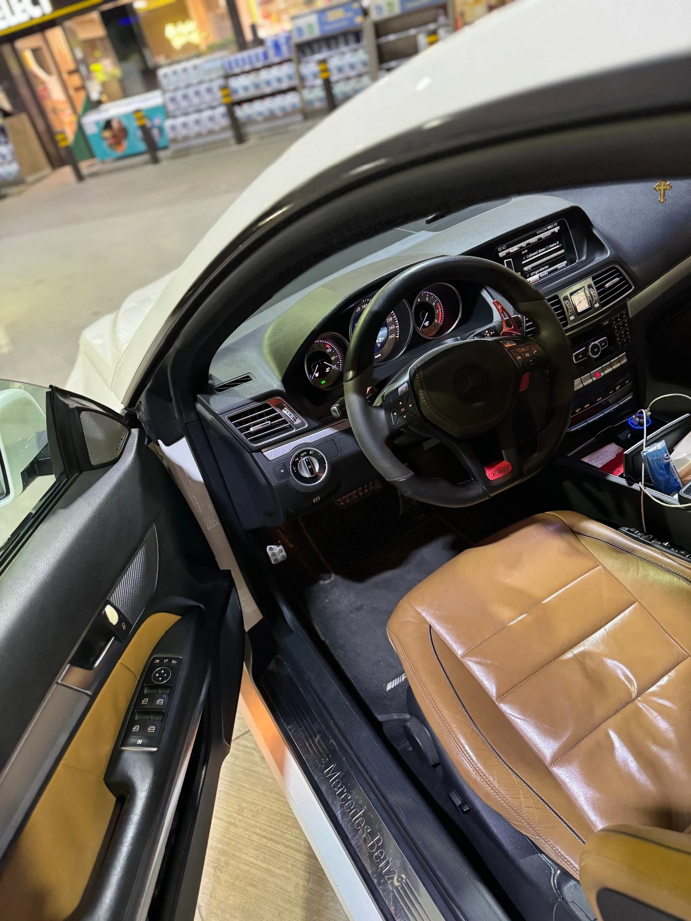 Mercedes-Benz E 350, снимка 9 - Автомобили и джипове - 53607900