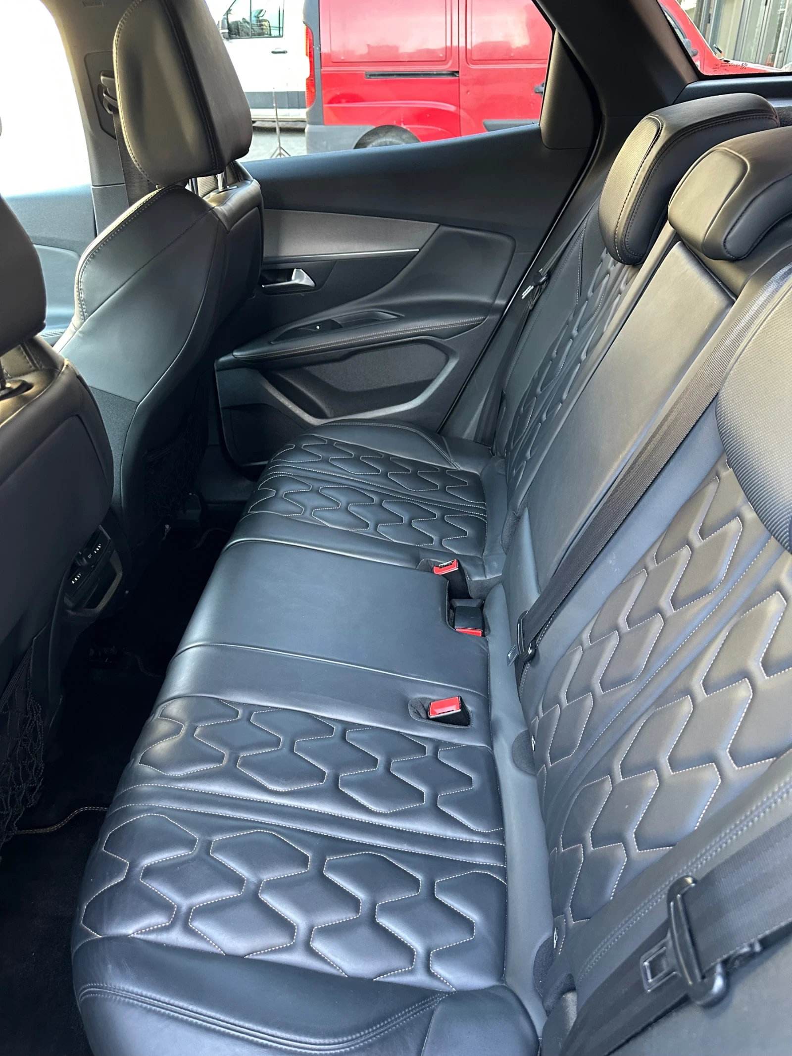 Peugeot 3008 2.0 BLUE HDI GT, снимка 11 - Автомобили и джипове - 53772485