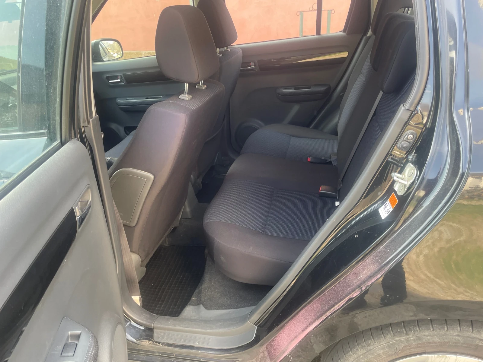 Suzuki Swift 1.3i , 92ks, 4X4 , KLIMATIK , снимка 10 - Автомобили и джипове - 53779220