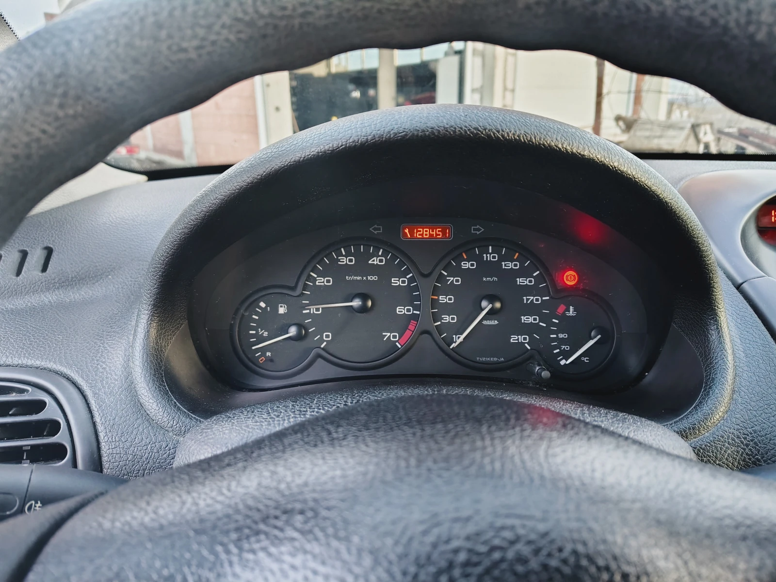 Peugeot 206, снимка 8 - Автомобили и джипове - 53862007