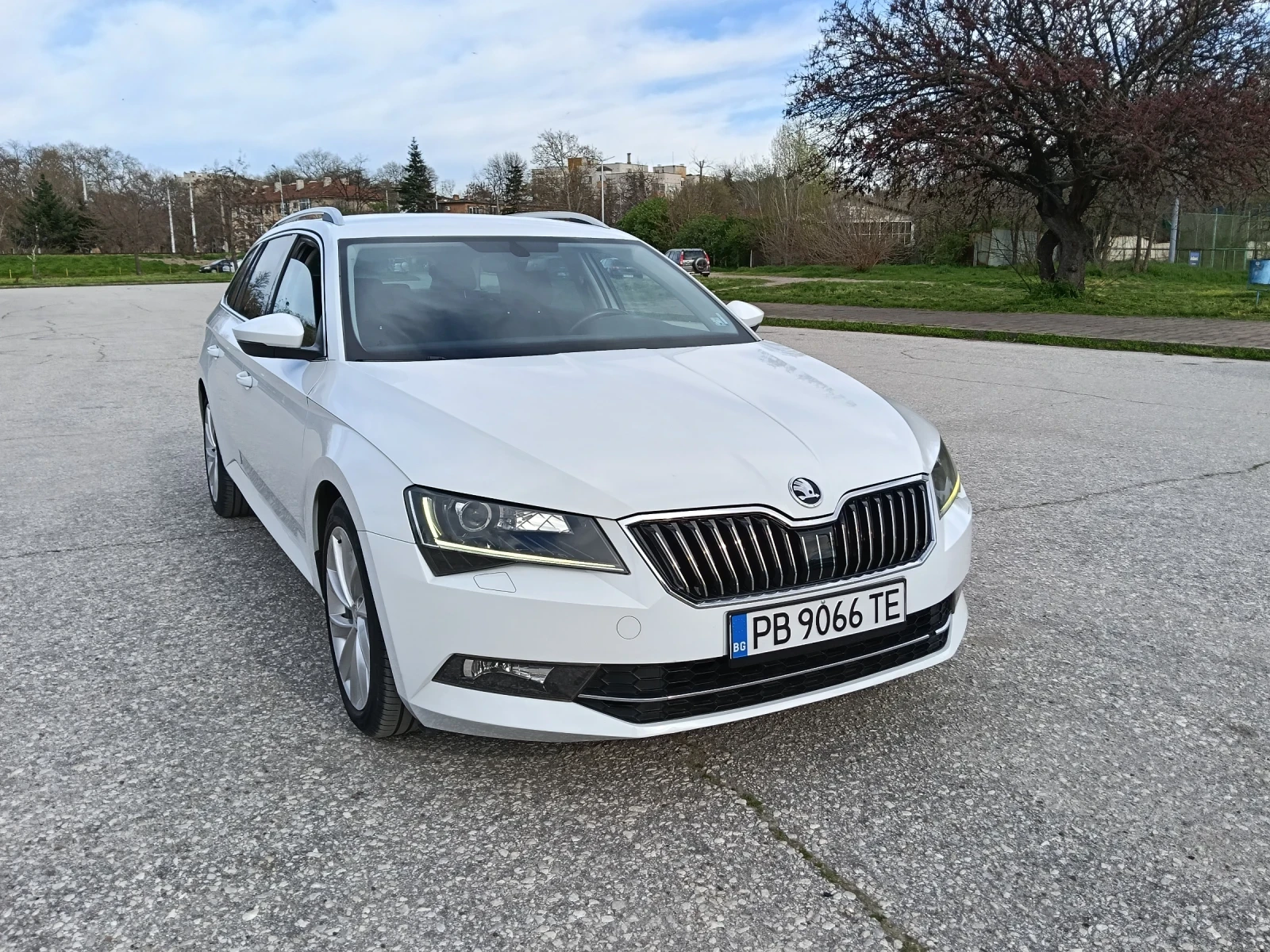 Skoda Superb, снимка 3 - Автомобили и джипове - 54127119