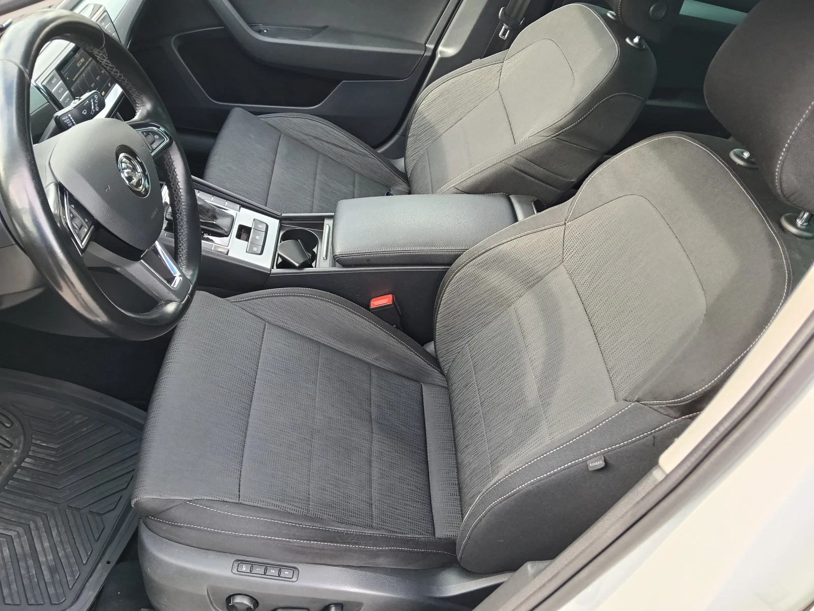 Skoda Superb, снимка 11 - Автомобили и джипове - 54127119