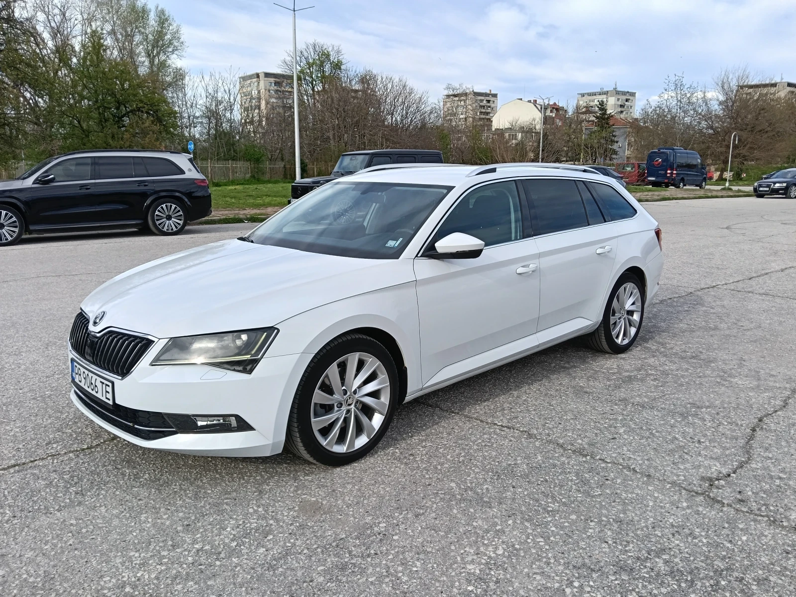 Skoda Superb, снимка 2 - Автомобили и джипове - 54127119